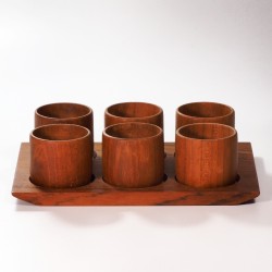 Teakowe jajcarki z tacką