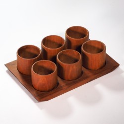 Teakowe jajcarki z tacką