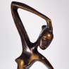 Figura kobiety z brązu