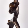 Figura kobiety z brązu