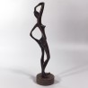Figura kobiety z brązu