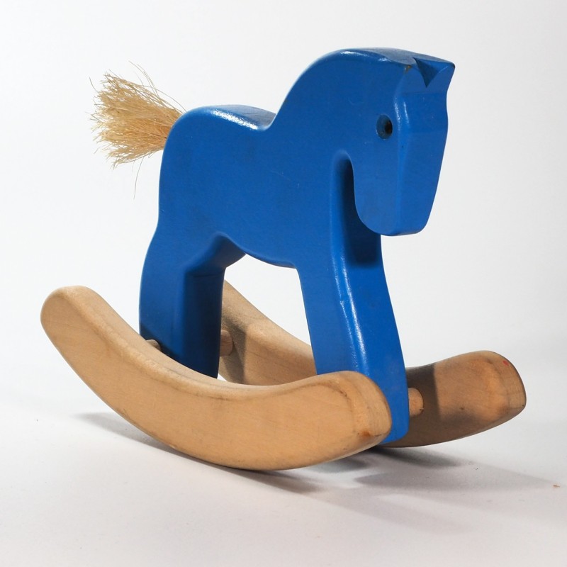 Koń na biegunach, zabawka