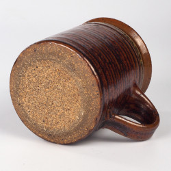 Ceramiczny kubek z wąsem dla leworęcznych