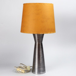 Aluminiowa lampa stołowa