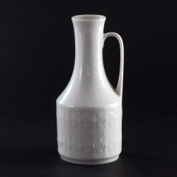 Biały porcelanowy wazonik KPM