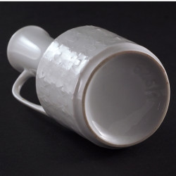 Biały porcelanowy wazonik KPM