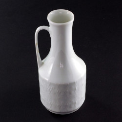 Biały porcelanowy wazonik KPM