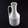 Biały porcelanowy wazonik KPM