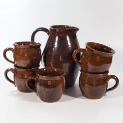 Brązowy zestaw ceramiczny dzbanek kubki