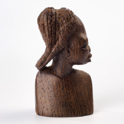 Rzeźba popiersie afrykańskiej kobiety