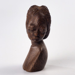 Rzeźba popiersie afrykańskiej kobiety