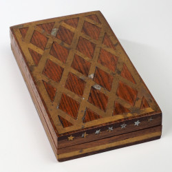 Puzderko szkatułka pudełko inkrustowane mosiądzem