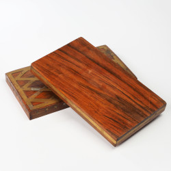 Puzderko szkatułka pudełko inkrustowane mosiądzem